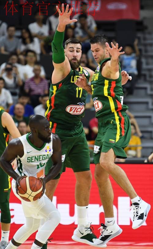 瓦兰丘纳斯高举高打 无视防守投篮命中